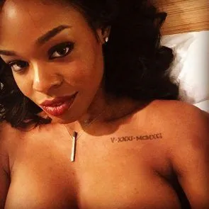 Azealia Banks çıplak selfie