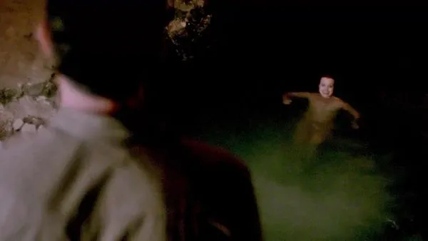 Alison Sudol naken scen