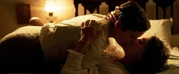 Keira Knightley göğüsleri