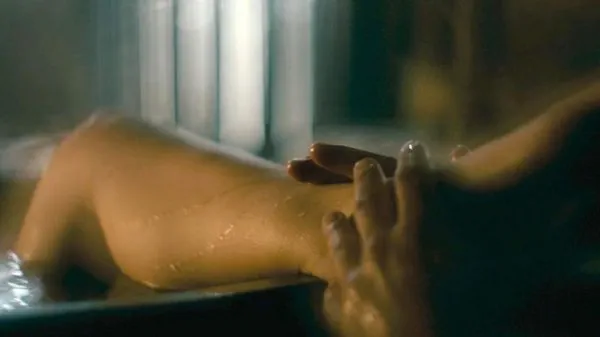 Dianne Doan alasti rind