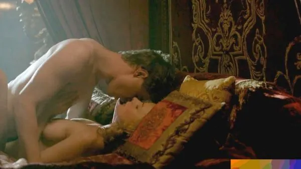 Сцена сиськи Ребекки Фергюсон