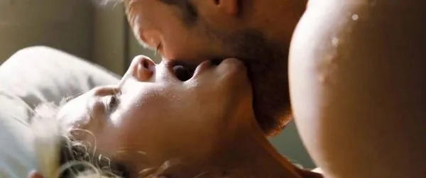 Brooklyn Decker topless