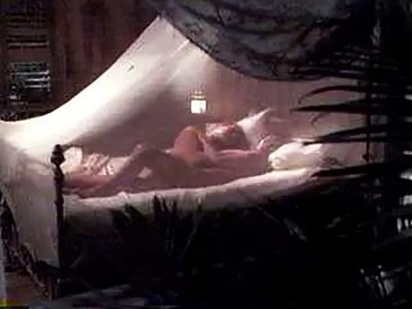 Raquel Welch buah dada bogel