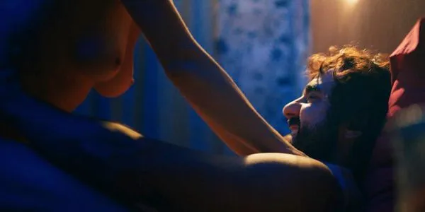 గిసెల్లె బాటిస్టా టాప్లెస్