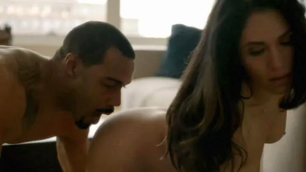 Лела Лорен секс у топлесу