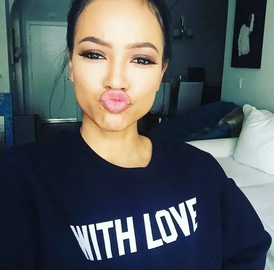 Karrueche Tran seksikäs selfie