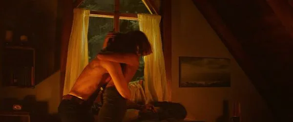 Голи цици на Кат Греъм