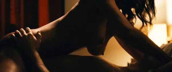 Catrinel Menghia γυμνά βυζιά