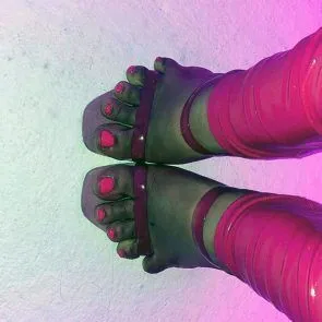 Doja Cat naga stopala u visokim petama