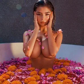 Demi Rose katab tihaseid