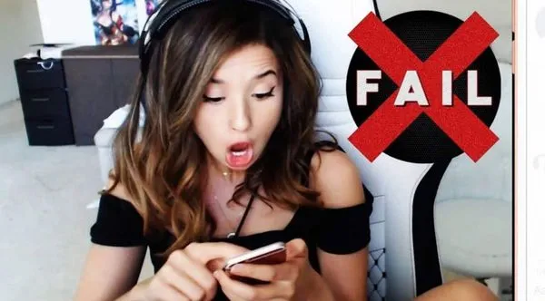 Pokimane usta otwarte, jakby ssała penisa