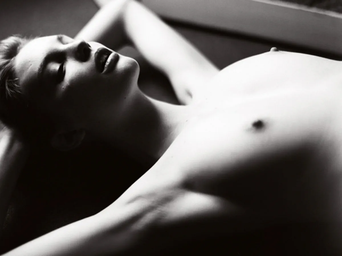 Clara-Settje-Naked-11