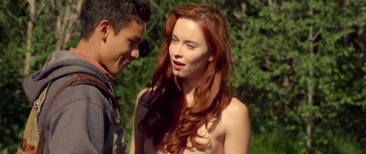 Elyse-Levesque-Topless-3