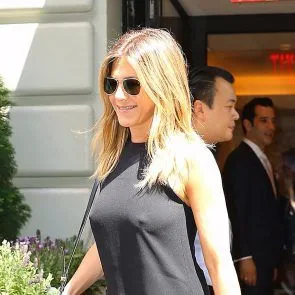 جینیفر اینسٹن نپل