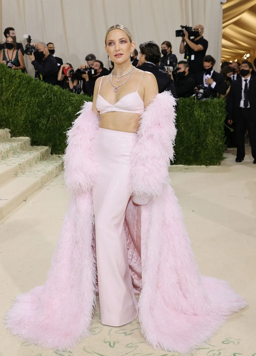 Kate Hudson Hot At Met Gala
