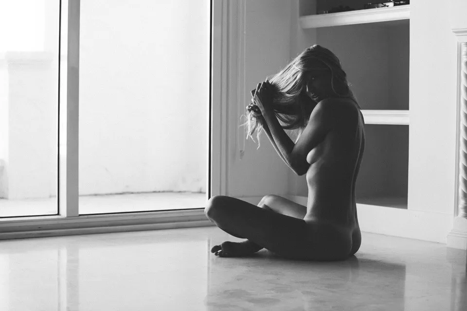 Macy-Mariano-Topless-8