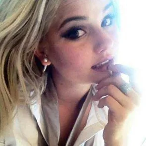 Деббі Райан просочила селфі