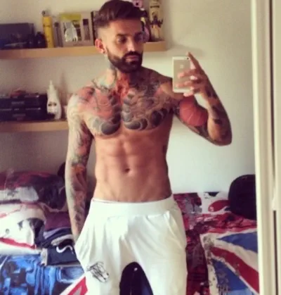 Aaron Chalmers Nude
