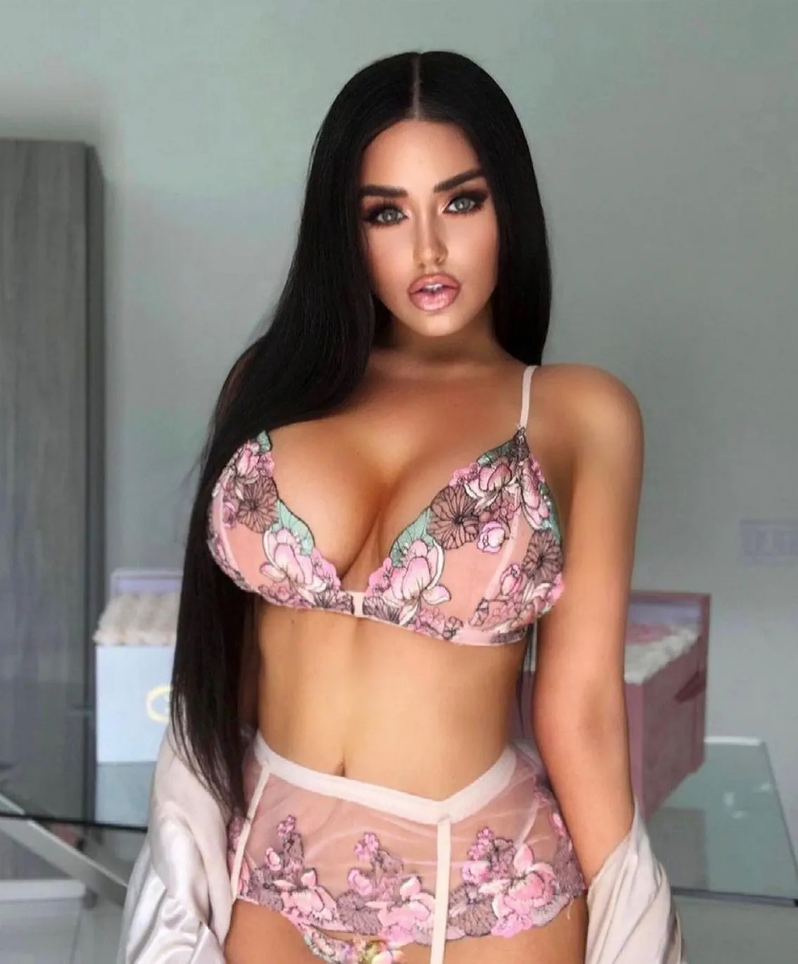 Abigail Ratchford Sexy