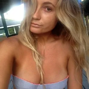 02-אלנה-בלאנשארד-עירום-דולף