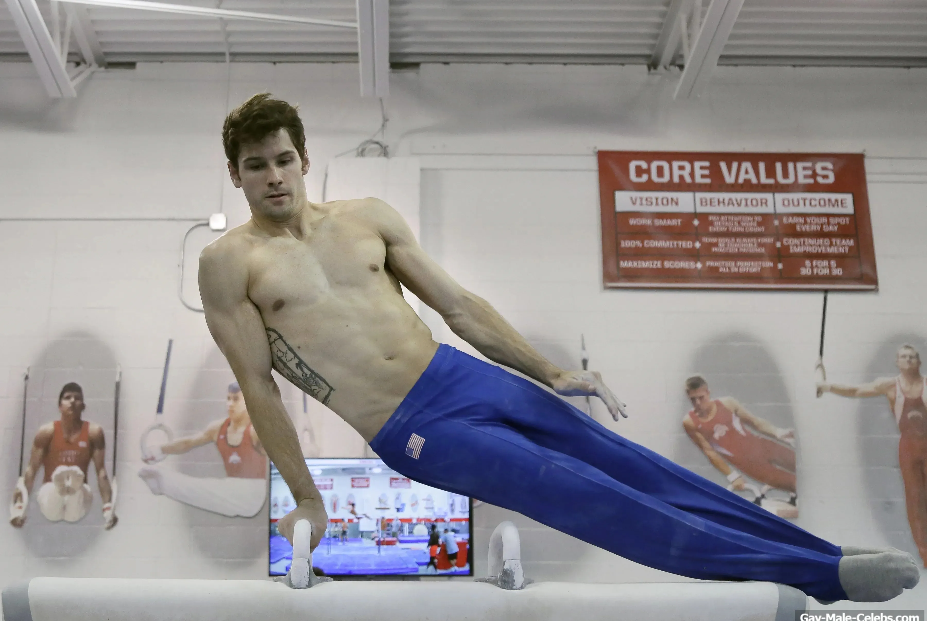 Alec Yoder shirtless