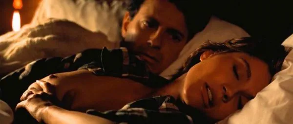 Alessandra Martines seksscène uit 'All this for that'