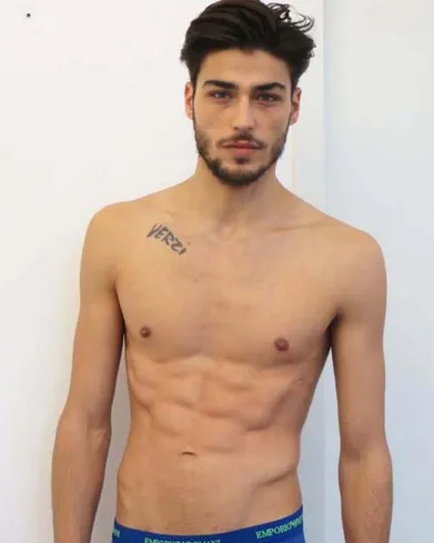 Alessandro Dellisola nude