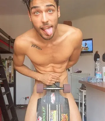 亚历山德罗·德里索拉（Alessandro Delisora），令人兴奋的男性模特