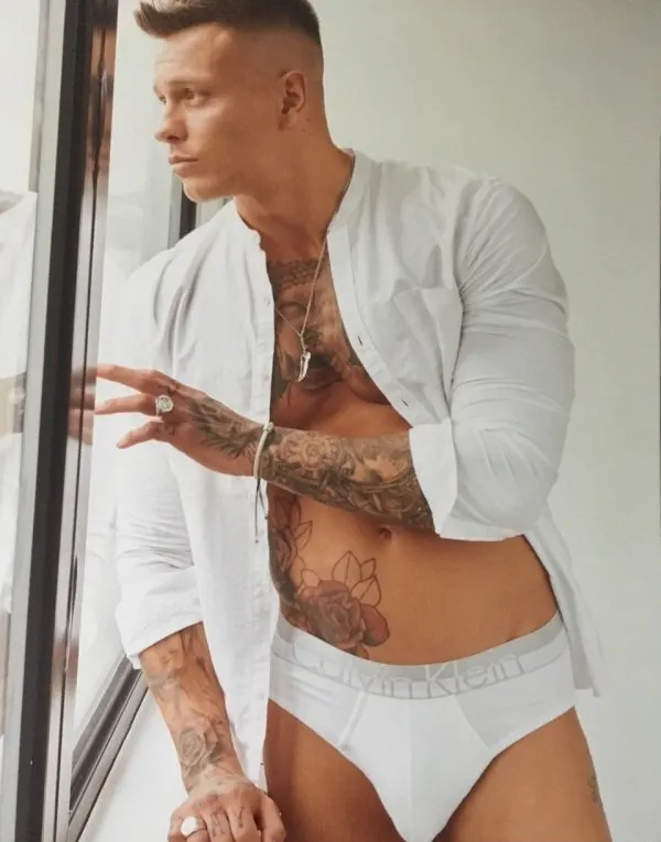 Alex Bowen Nude