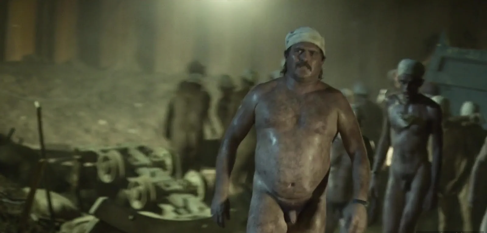 Alex Ferns Frontal Nude de Chernobyl S01E03