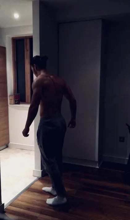 Alex Hogh Andersen nude