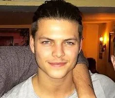 Alex Hogh Andersen nude