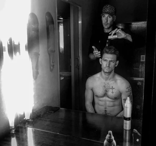 Alex Pettyfer nude