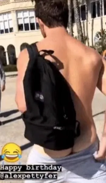Alex Pettyfer nude