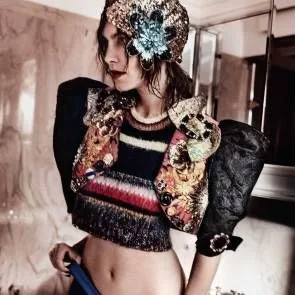 03-Алека-Цхунг-Топлесс