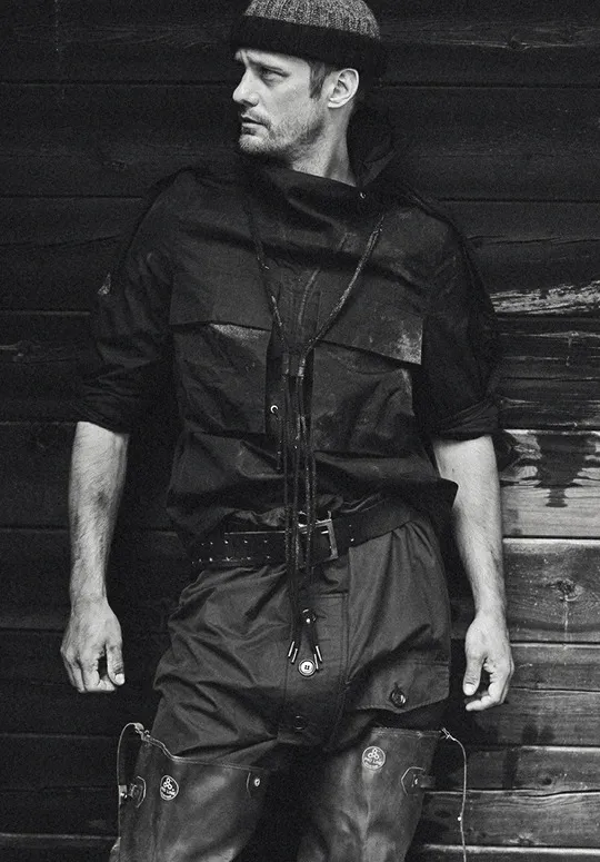 Alexander Skarsgard nude