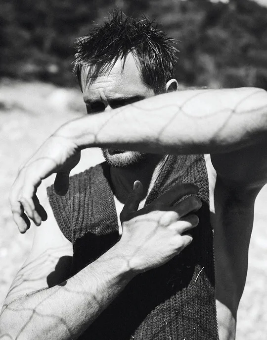 Alexander Skarsgard nude