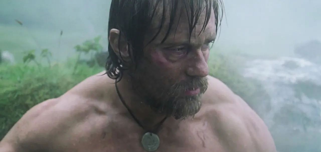 Alexander Skarsgrd nudes