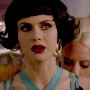 Scène d'Alexandra Daddario de l'histoire d'horreur américaine