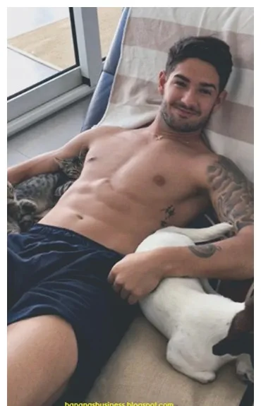 Alexandre Pato nude