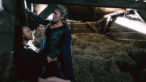 వైకింగ్స్‌లో అలిసియా ఆగ్నేసన్ సెక్స్ సన్నివేశం