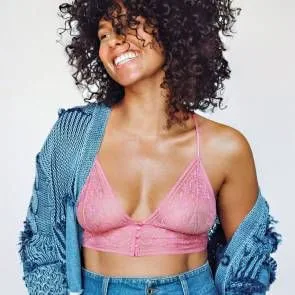 Alicia Keys Nude And See Through untuk Stella McCartney