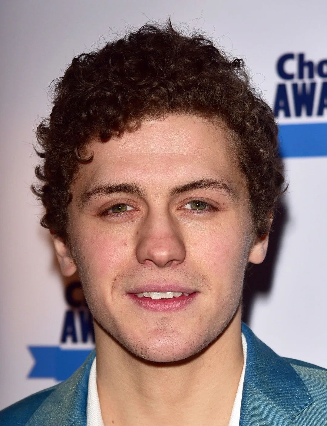 Dylan Llewellyn nude