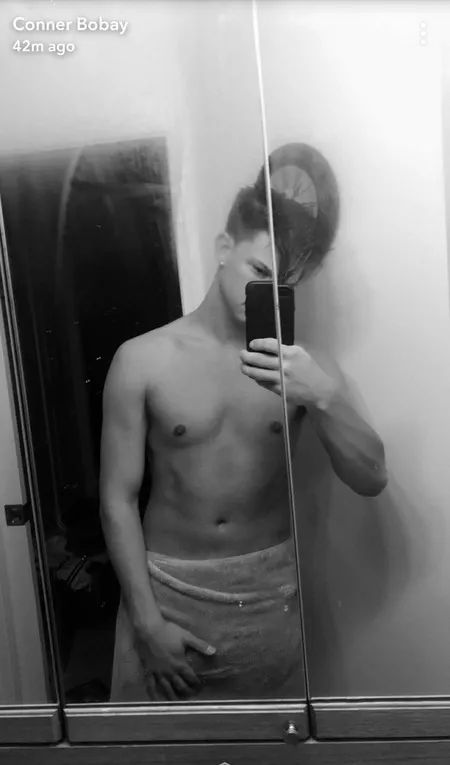 Conner Bobay nude