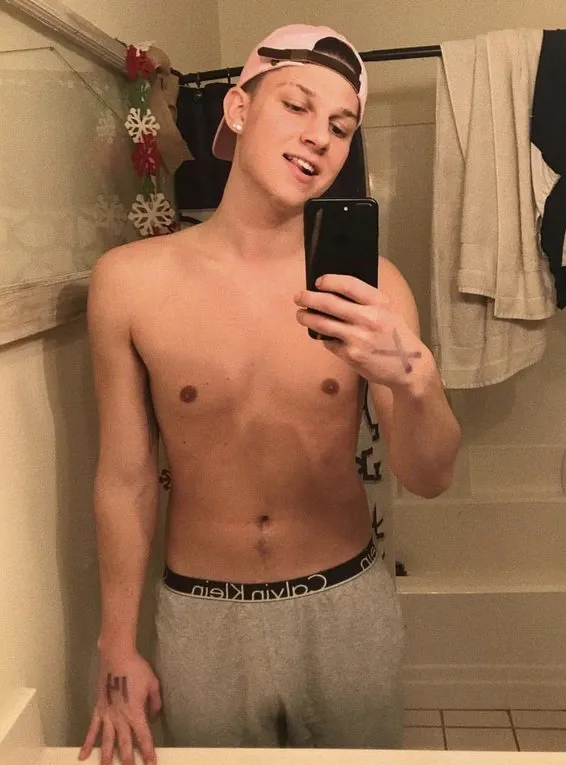 YouTube Connor Bob Pob英雄我性感内衣