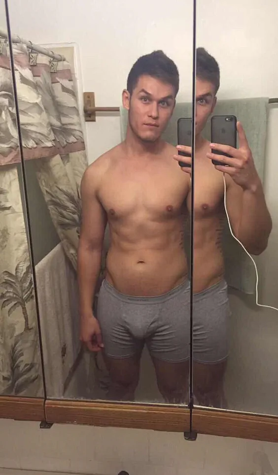 Aktivitas administrasi primer menunjukkan foto pribadi dari cinta yang sangat besar dari penis