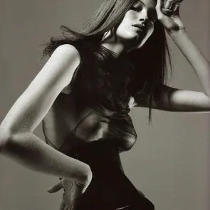 08-Alyssa-Sutherland-Nude-Vikings