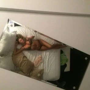 24-Gintaras-Nichole-Milleris-Nutekėjęs-nuogas