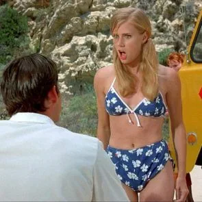 Amy Adams Nude Scene dans le film 'Psycho Beach Party'