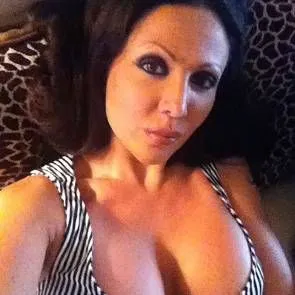 01-amy-fisher_selfie